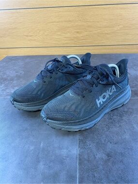 Hoka Men's Challenger ATR 7 Black Athletic Running Shoes size 8.5 wide